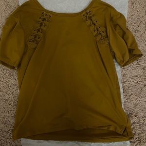 burnt orange t shirt